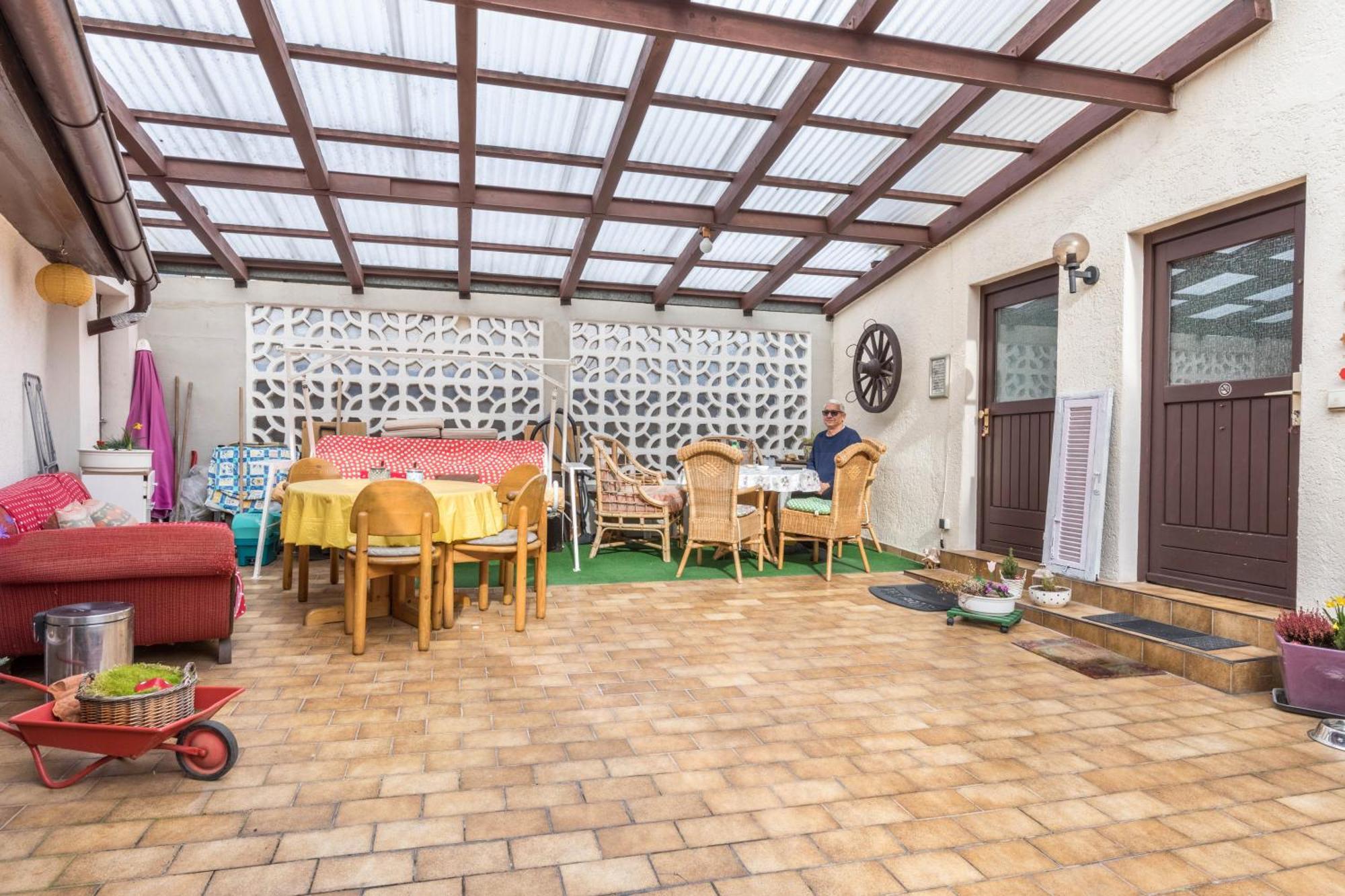 Apartmenthaus Ferienwohnungen Sila Weinstadt Exterior foto